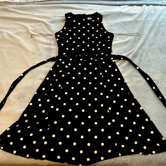 Anne Klein Dresses & Skirts - Pretty polkadot summer midi dress size 6 (M)